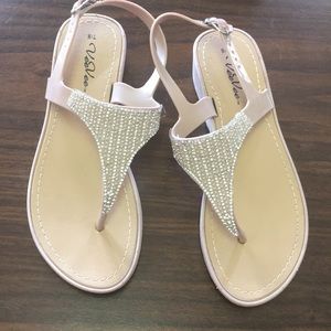 Vee Vee Thong Sandals size 7/8